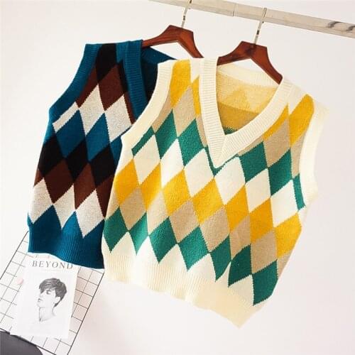 Sweater jacket short vest women 2021 spring and autumn new Korean version of diamond lattice hedging v-neck knitted top