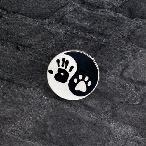 E Chinese Taoism Eight Diagrams Yin Yang Dog Pin Tai Chi Handprint Paw Print Brooches Vintage Animal Badge Jewelry