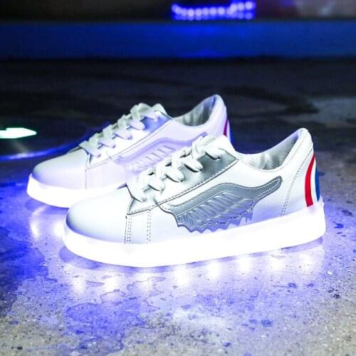 2021 New Usb Rechargeable Luminous with Lights for Women Men LED Shoes with Lighted up sole Adults lady wing White