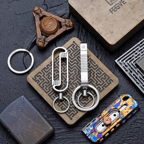 EDC Titanium Alloy Luxury Car Keychain Key Ring Buckle Belt Lightweight Key Holder For Man Male Creativity Gift Tool Outdoor