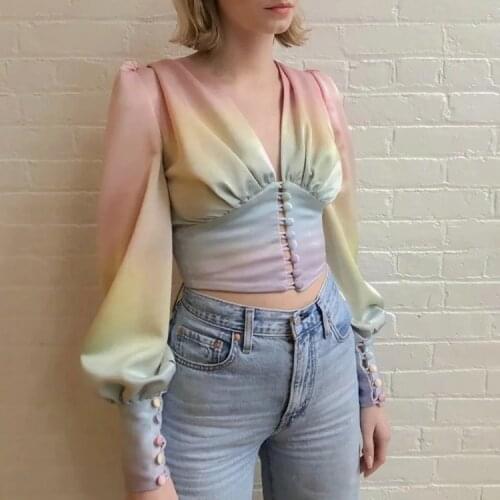 The new summer 2021 color restoring ancient ways of gradient v-neck single-breasted lantern short sleeve shirt