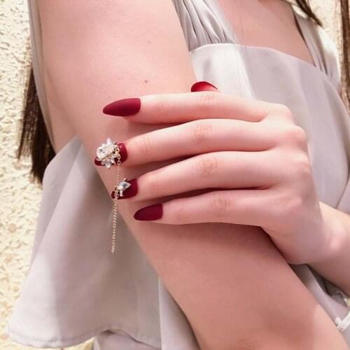 24Pcs/set Pure Color Wine Red Zircon Chain artificial nails Lovely Large Crystal oval tips Press on fake short nails with glue
