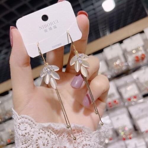 Exquisite drop-shaped long tassel fashion earrings Personality Trend opal 2021 trend Hanging earrings Elegant Women jewelry