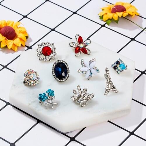 Elegant Rhinestone Flower Pin New Style Jewelry Blue Crystal Small Brooch for Women Wedding Bouquets Dress Coat Accessories Gift