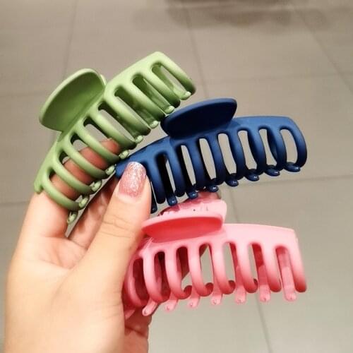 Korean Hair Claw Frosted Acrylic Hair Clips Hairpins Elegant Hollow Barrette Ponytail Holder Crabs Women Hair Accessories new