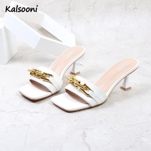 Kalsooni 2021 New Summer women sandals Casual simple metal decoration open-toe one line slippers