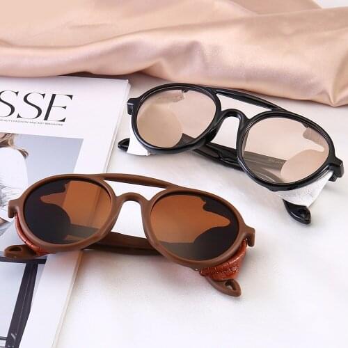 PAMASEN European and America Style Punk Rivet Round Shape Sunglasses Men Women Anti-glare Glasses Retro Outdoor Oculos