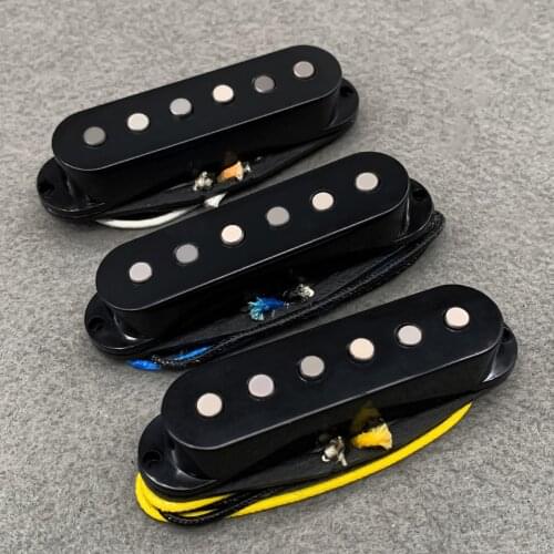 FLEOR Set of Vintage Staggered Single Coil Guitar Pickups Alnico 5 Guitar Parts, Black/White/Yellow Option