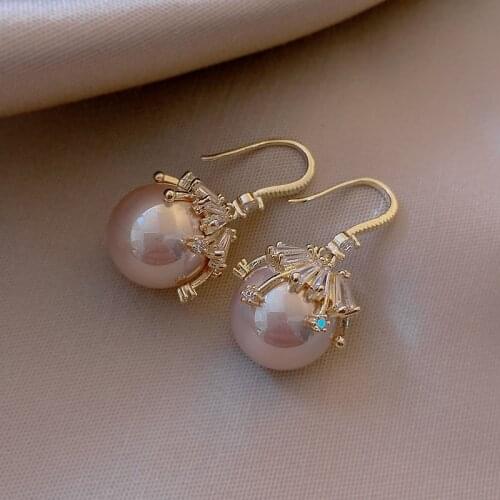 2020 new trendy niche Hepburn retro French earrings Hong Kong flavor temperament earrings Hong Kong style pearl earrings