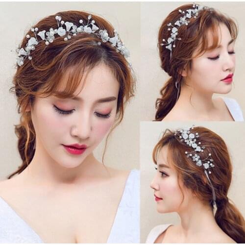 Handmade Wedding Crown Flower Pearl Hairpin Comb Fashion Bridal Hair Rattan Headdress Womens Western Wedding Party Gift 2021
