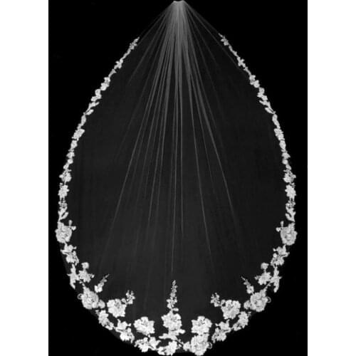 Stunning Wedding Veil With Comb Lace Appliqued Edge Soft Net Custom Made Short Bridal Veil