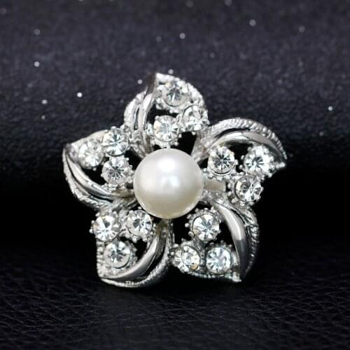 Luxury Crystal Rhinestones Imitation Pearl Exquisite Brooch Pins for Women Scarf Clothes Sweater Jewelry Party Bouquet AB058