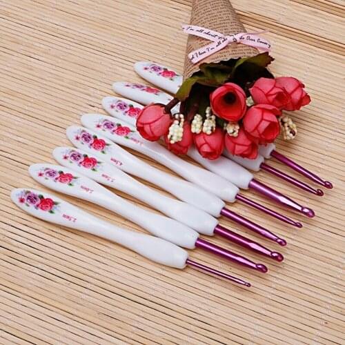 New 8pcs Plastic Handle Floral Aluminium Crochet Hooks Knitting Needle Set Weaving Tools