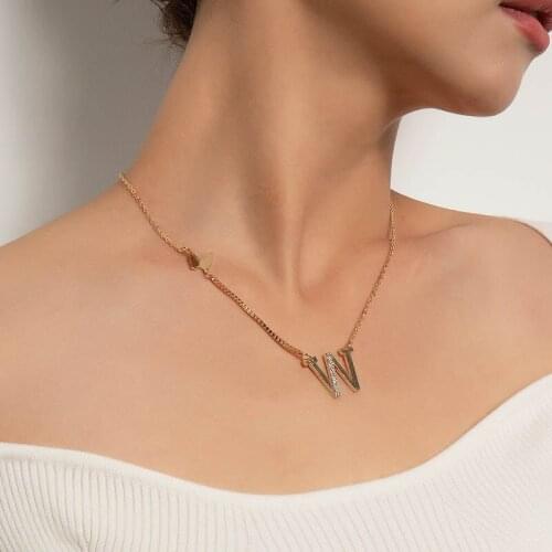 Fashion Elegant Butterfly Letter Pendant Necklace for Women Simple Chains Geometric Clavicle Necklace Colar Jewelry Gift