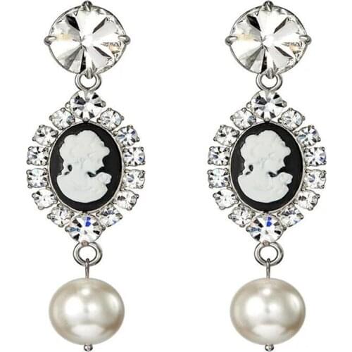 European and American fashion retro round earrings pearl exaggerated earring Baroque vintage earrings Jewelry