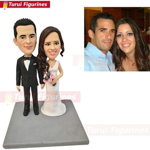 Custom order Personalized bobblehead doll hold my hand wedding gift polyresin doll wedding topper cake design personalized gift