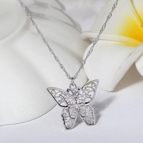 2020 new hollow double metal butterfly pendant European charming charm silver silver light luxury necklace women jewelry