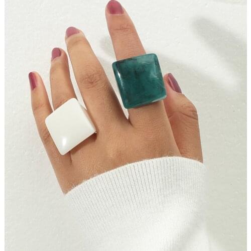 Fashionable, creative and personalized design 2-piece ring set 2021 new retro simple acrylic set ring female banquet accessories