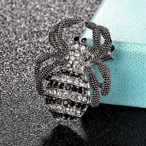 Zlxgirl Brand Jet Rhinestone Spider insect brooches jewelry for men Kids Christmas Gifts Pin brooch jewelry Hats accessories