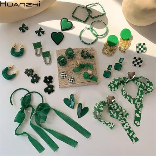 HUANZHI 2021 New Korea Green Spray Paint Heart Flower Bow Metal Geometric Square Round Stud Earring for Women Girl Party Jewelry