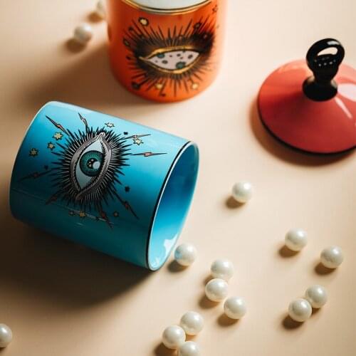 Retro American Desktop Makeup Brush Storage Tube Personality Creative Big Eyes Dustproof Cover Storage Sorting Bucket