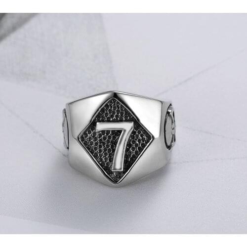 Megin D Punk Personality Skull Lucky Number Seven Titanium Steel Mens Rings for Men Father Lover Friend Fashion Gift Jewelry