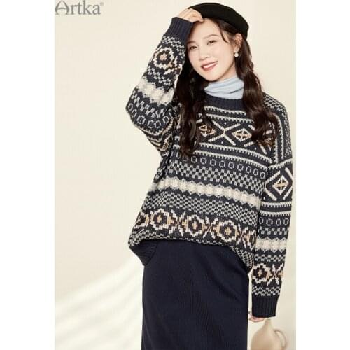 ARTKA 2020 Winter New Women Sweater Elegant 3 Colors Soft Knitted Sweater O-Neck Pullover Loose Thicken Warm Knitwear YB28006D