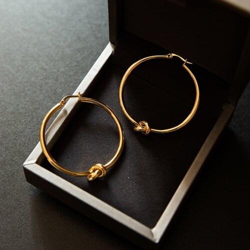 OL New Fashion Solid Knot Commuter Earrings Gold Tone Big Buckle Hoop Earrings For Women Brand Jewelry