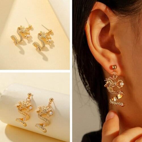1Pair Chinese Golden Dragon Earrings Female Europe Vintage Exaggerated Creative Simulated Pearl Pterosaur Eardrops for Women
