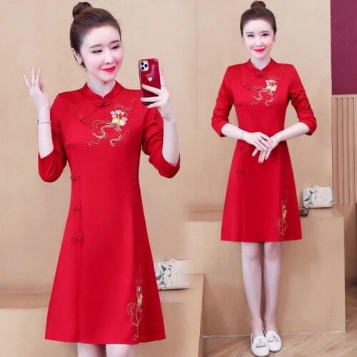 Red Qipao Chinese Dress Women Embroidery Long Sleeve Plus Size Cheongsam Traditional Robe Orientale Modern Vestido Chino Mujer