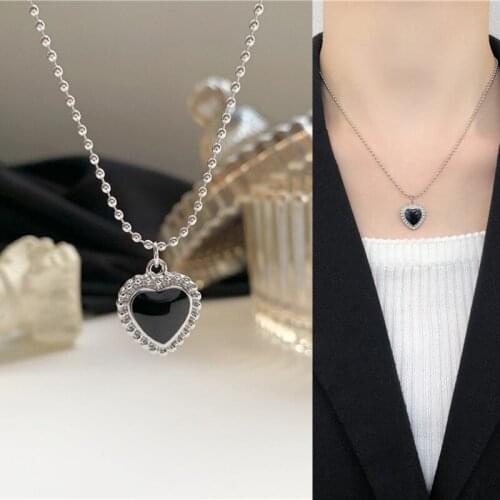 Romantic Metal Beads Chain Black Glazed Heart Pendent Necklace for Women Men Girls Teens Love Necklaces 2021 Trend New Arrival
