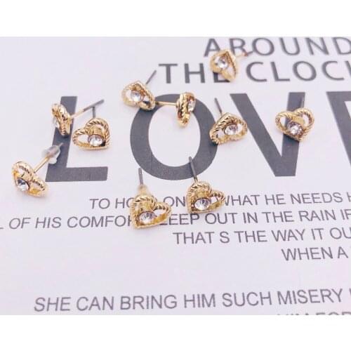 Womens heart-shaped gold alloy earrings fashion simple wild sweet temperament earrings