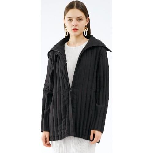 Issey Miyake pleated down jacket women 2021 winter new Korean version of slim and thick warm short polyester down jacket women