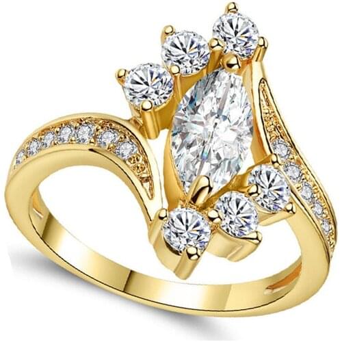 Ofertas European and Americian Style White Geometric White Crystal Zirconia Gold Color Ring For Women Jewelry Accessories