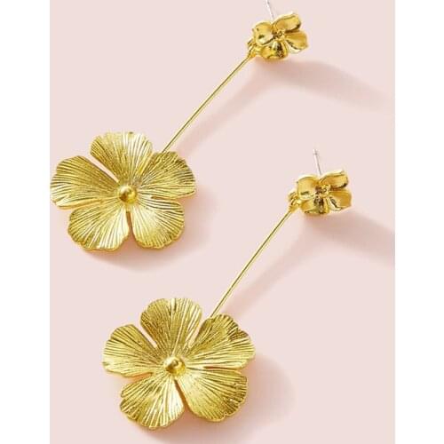 Womens Fashion Golden Flower Petal Earrings Feminine Personality Maple Leaf Earrings Jewelry Wedding Accessories