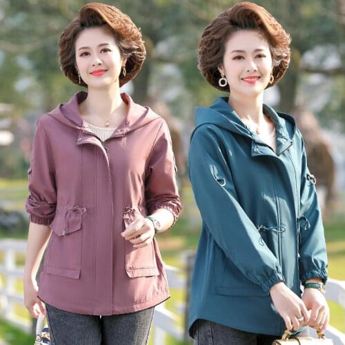 Solid Color Clothes Short Coat 2021 New Large Size Womens Spring Autumn Hooded Jacket Windbreaker Fashion Outerwear zh1122