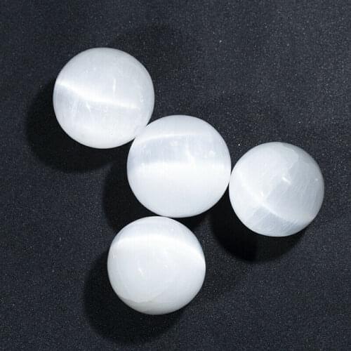1pcs 4-5cm Natural Quartz Crystal Selenite Sphere Full Moon Goddess Psychic White Gypsum Crystal Ball