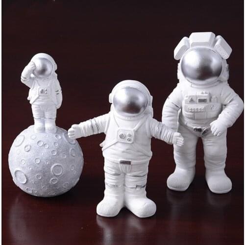 NORTH EUROPEAN STYLE WHITE ASTRONAUT RESIN DECORATIONS LIVING ROOM TV CABINET SHOP WINDOW MODEL ROOM DECORATIONS