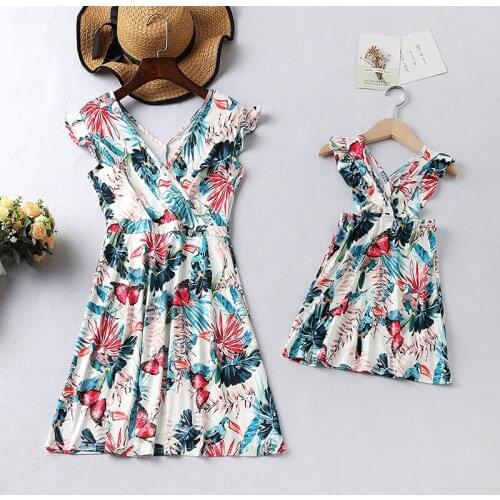 Mommy and Me Clothes Beachwear Girls Mum Dress Outfits Flower Printed Ruffles V Neck Dress Summer Family Matching Short Dress
