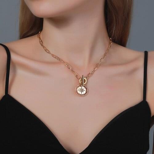 Nanny Personality OT Buckle Necklace Metal Thick Chain Round Six-Pointed Star Coin Pendant Hip Hop Punk Womens Fashion Jewelry