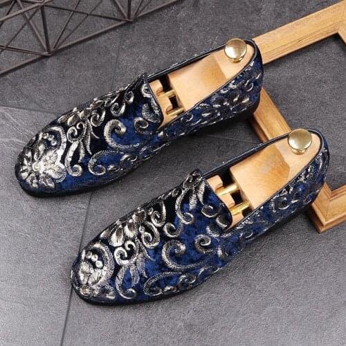 2018 New Arrival Loafers for men Flat heel Embroidery Lace Breathable Leisure Shoes Hombre Size euro 43