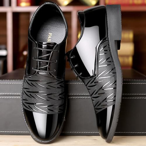 Fashion Slip on Men Dress Shoes Men Oxfords Fashion Business Dress Men Shoes 2021 New Classic Leather MenS Suits Shoes 38-44
