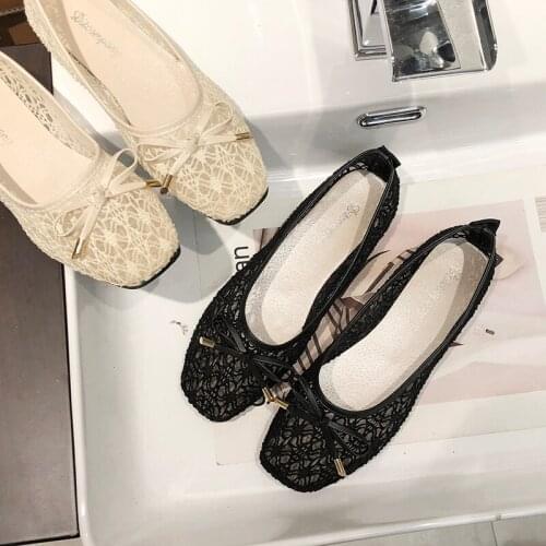 2020 Autumn Non Slip Soft Bottom Flat Shoes Square Head Breathable Hollow Fashion Shoes Solid Color Work Casual Shoes W33-58