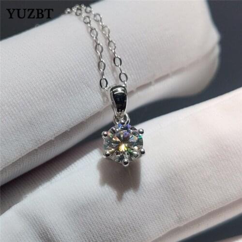 18K White Gold 0.5 ct 5mm Round Excellent Cut Gemstone Diamond Test Past D Color Moissanite Pendant Necklace Wedding Jewelry