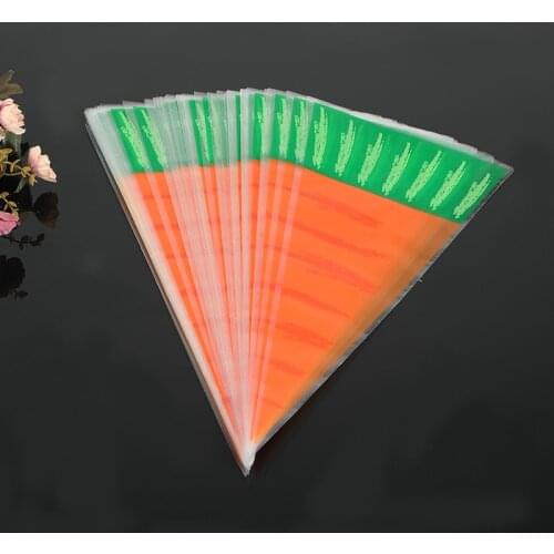 20/50/100 pieces Candy Bag Carrot Print Triangle-Shaped Storage Plastic Bags Saran Wrap Souvenir Bag for Candy Snacks Small Gift