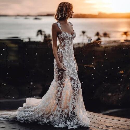 Luxury Appliques Transparent Wedding Dress V Neck Backless Lace Custom Made Plus Size Spaghett Straps Floral Bridal Gowns