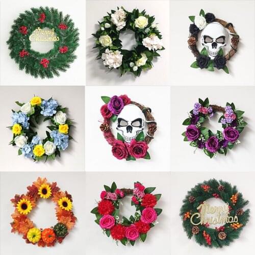 Christmas Berries And Pine Cone Garland Horror Skull Halloween Wreath Festival Home Decoration Artificial Rose Door Wreath