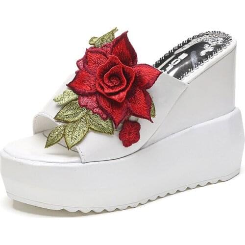 Summer Slipper Embroidery Flowers High Platform Wedges Women Slippers Fashion Flip Flops Bohemian National Style Women Sandals
