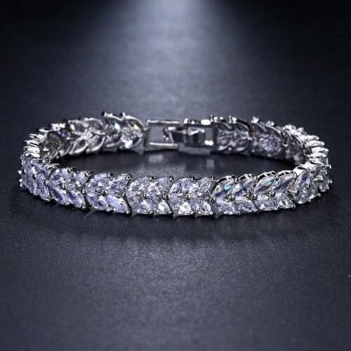 ORZTOON Vintage Shine Zircon Small Leaf Bracelets for Women Luxury Silver Color Chain Bracelet Trendy Female Jewelry Party Gift