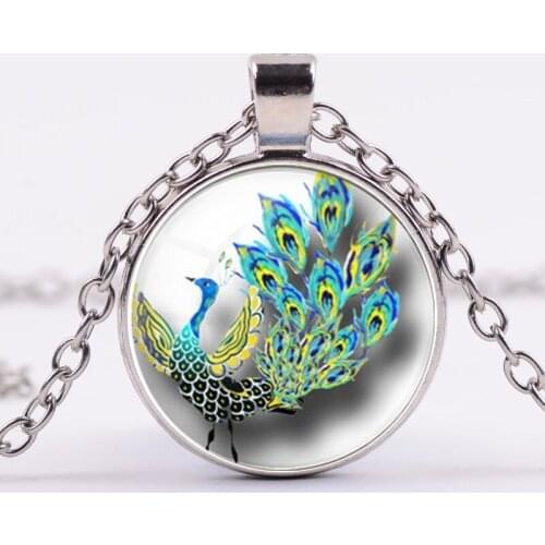 Elegant Beautiful Peacock Spreading Its Tail Round Glass Pendent Necklace for Women Men Girls Kids Neck Jewelry Gift Wholesale